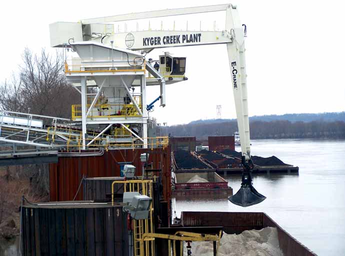 E-Crane® barge handling: often a critical factor in efficient unloading
